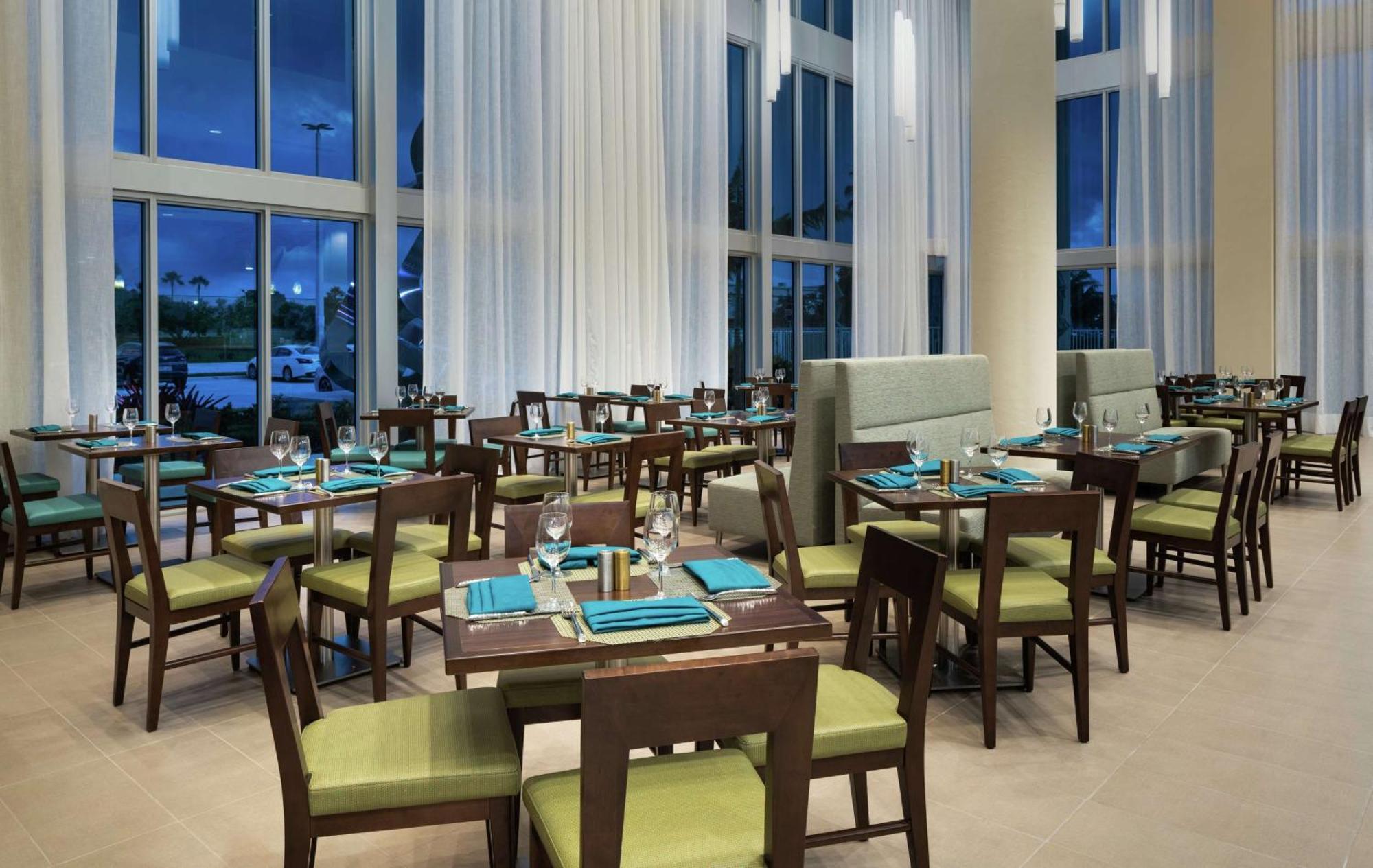 Hotel Doubletree By Hilton Miami Doral Sweetwater Exteriér fotografie